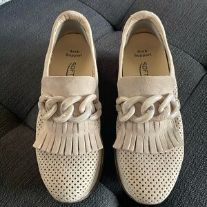 NWOT Softwaves Loafer